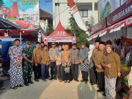 STAND EXPOSISI DESA KAMULAN